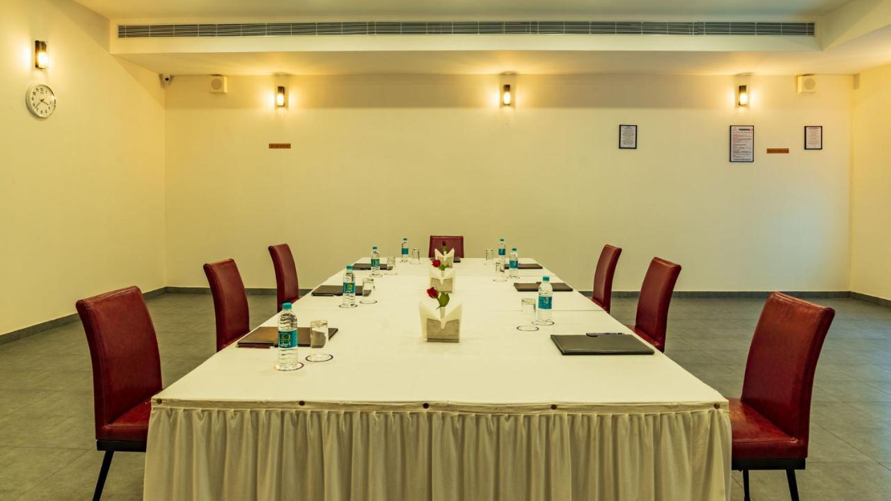 Arctic Hotel Kochi Bagian luar foto