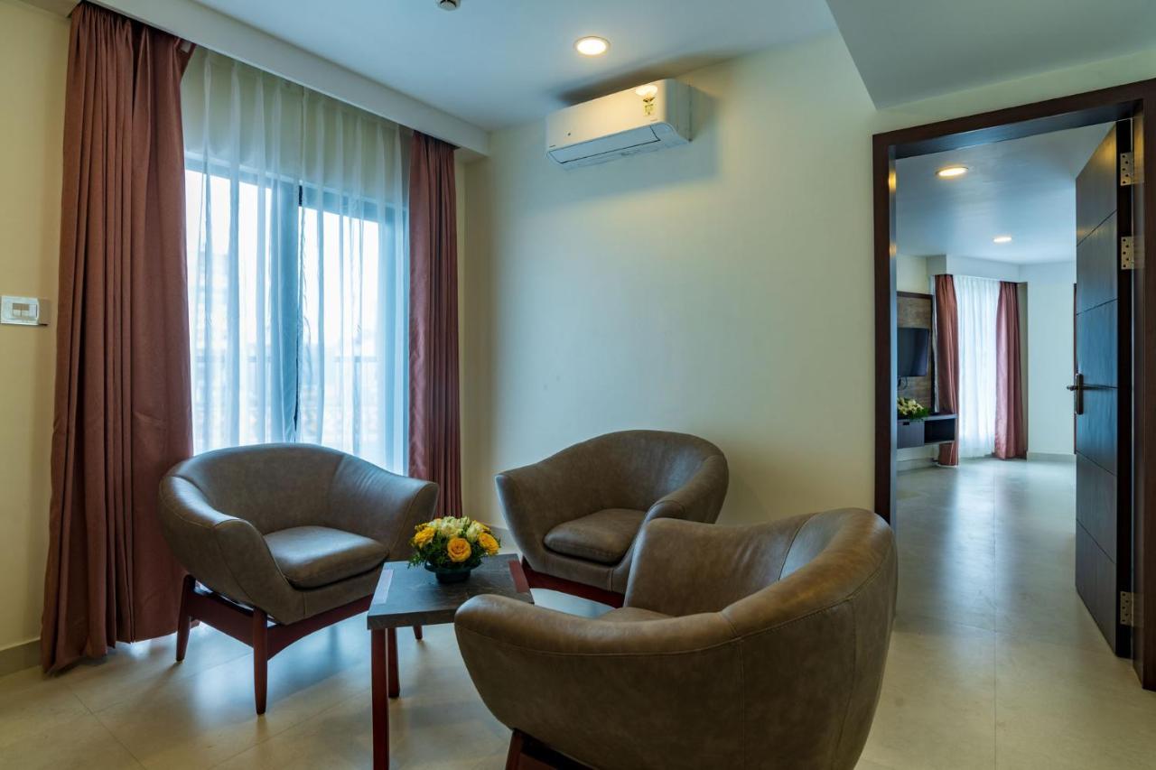 Arctic Hotel Kochi Bagian luar foto