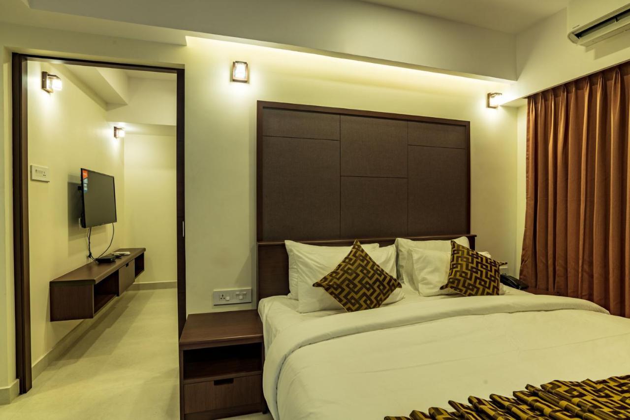 Arctic Hotel Kochi Bagian luar foto
