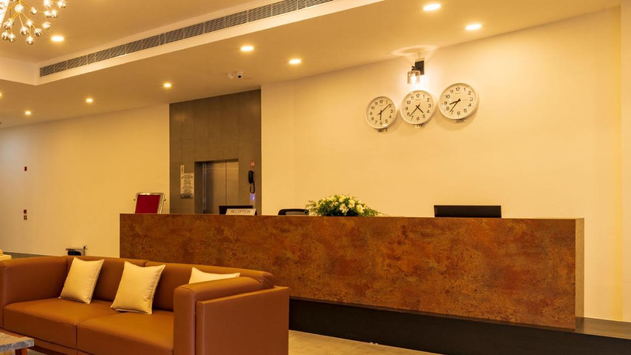Arctic Hotel Kochi Bagian luar foto