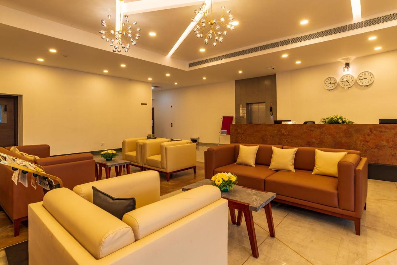 Arctic Hotel Kochi Bagian luar foto