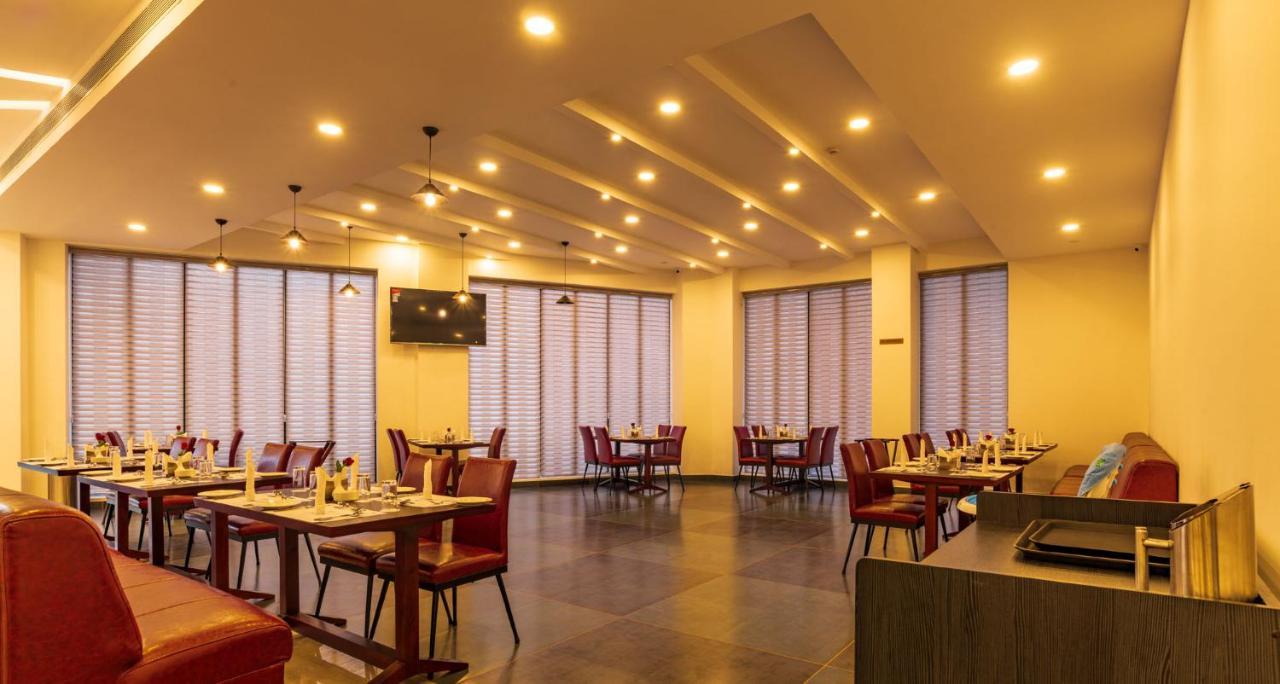Arctic Hotel Kochi Bagian luar foto