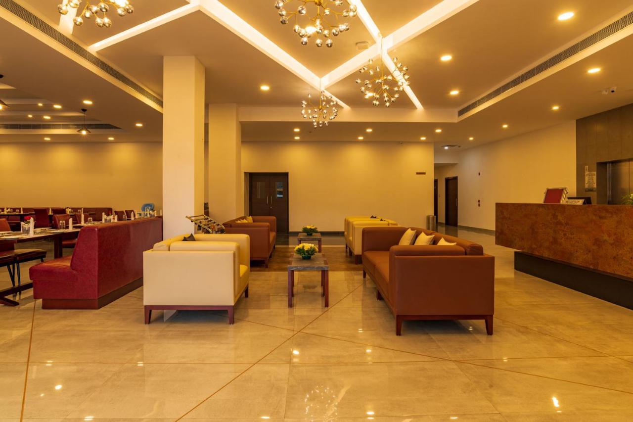 Arctic Hotel Kochi Bagian luar foto