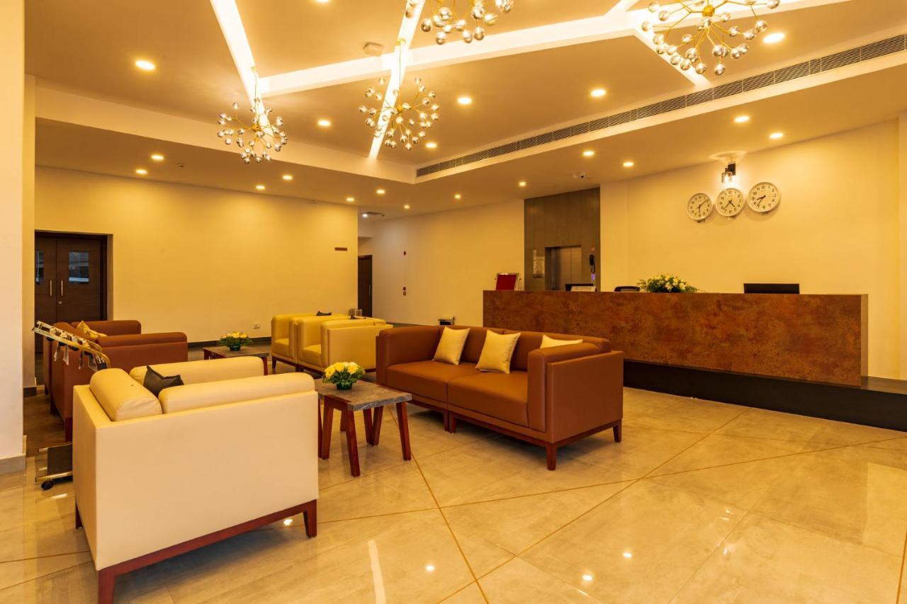 Arctic Hotel Kochi Bagian luar foto