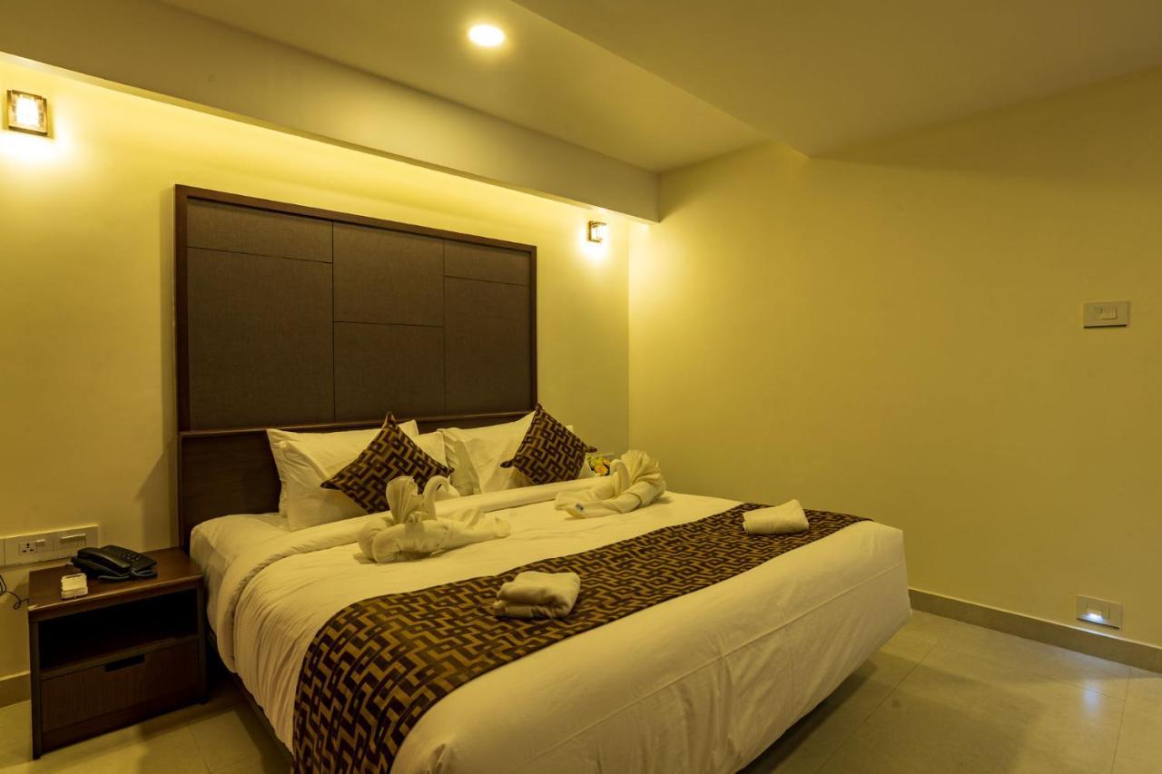Arctic Hotel Kochi Bagian luar foto