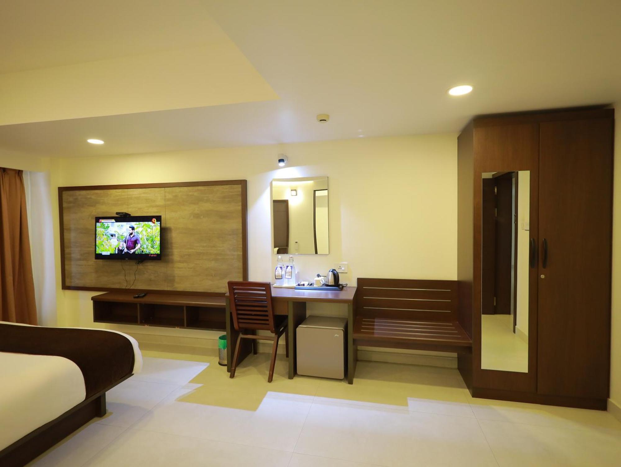 Arctic Hotel Kochi Bagian luar foto